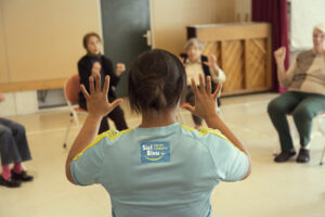 Personne de dos qui pratique une activité physique Siel Bleu