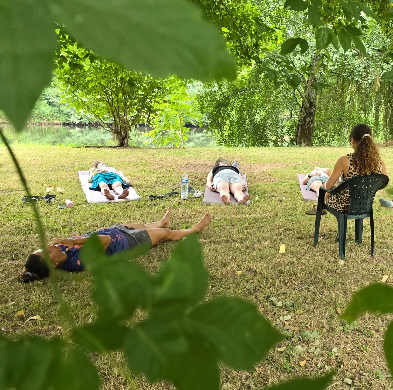 Activité de relaxation et de méditation en nature
