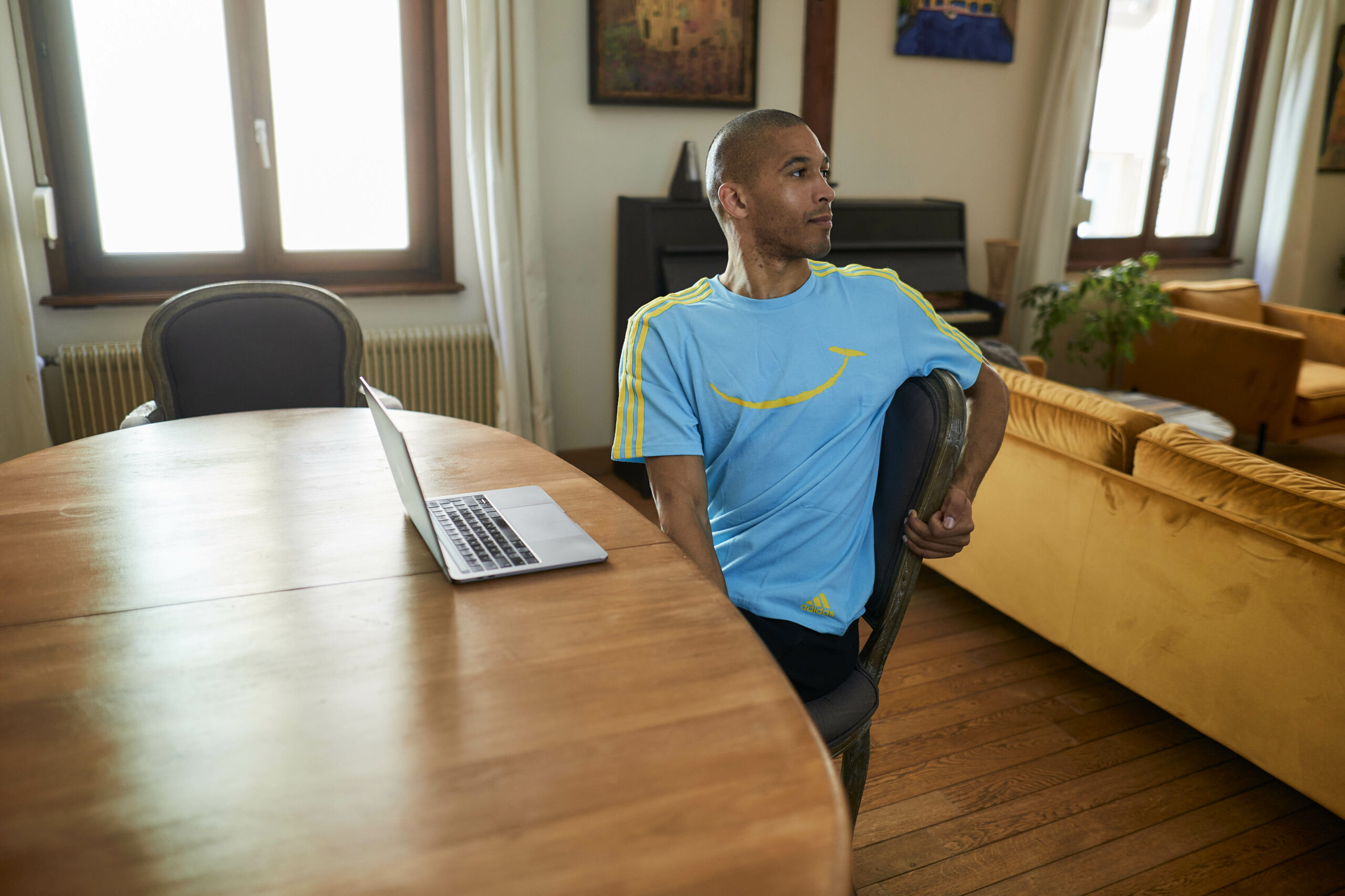 Exercice de mobilité assis sur chaise