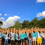 Sielbleusiens levant les bras au ciel pour les 25 ans de Siel Bleu